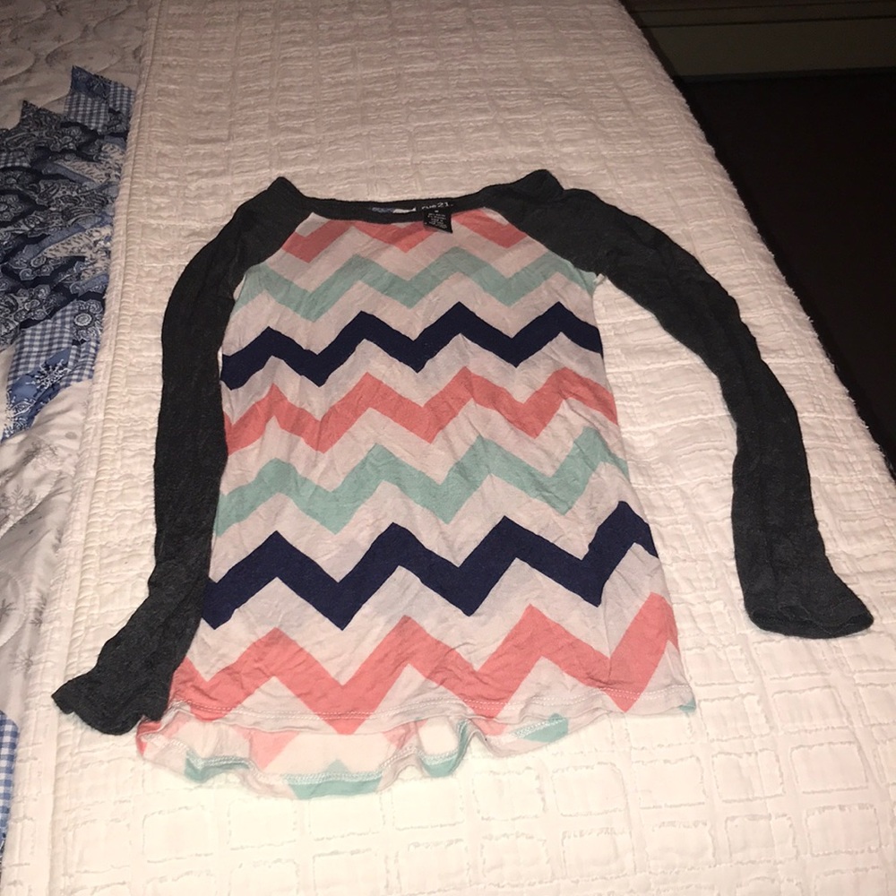 Rue 21 shirt zigzags